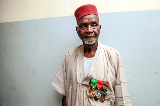 * Tirailleurs sénégalais - à Saïdou Sall, Issa Cissé, Alioune Fall ou Dahmane Diouf et tous les autres, ces 