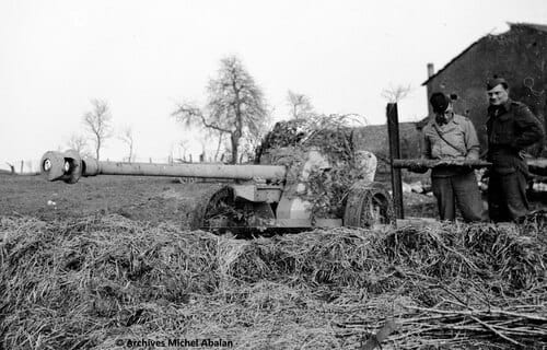 * Les Spahis de la France Libre - 4/4 : Le parcours 1940-1945 du Compagnon de la Libération Michel ABALAN