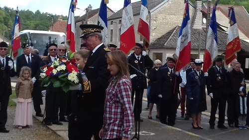 * Nod-sur-Seine : anniversaire de la jonction par deux divisions en 1944 - la première DFL et la deuxième DB