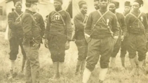 * Tirailleurs sénégalais - à Saïdou Sall, Issa Cissé, Alioune Fall ou Dahmane Diouf et tous les autres, ces 