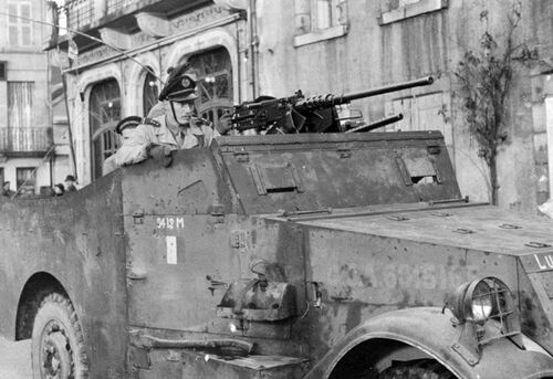 * TRESORS D'ARCHIVES : photographies de la 1ère DFL à Guéret (décembre 1944)