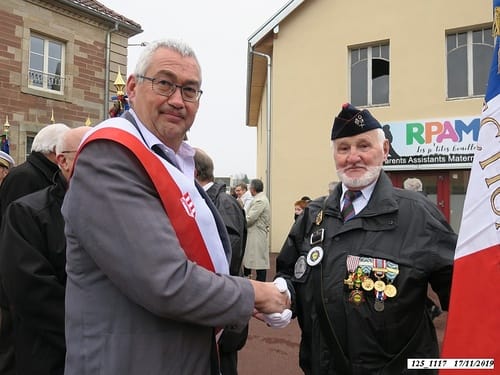 * Cérémonie du 75ème anniversaire de la Libération de Champagney à la plaque commémorative 