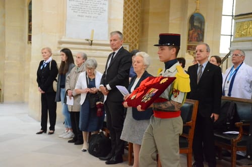  FUNÉRAILLES DE MR YVES DE DARUVAR ET HONNEURS FUNÈBRES MILITAIRES DANS LA COUR D'HONNEUR DES INVALIDES